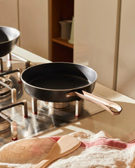 ALESSI - EDO PADELLA ANTIADERENTE CM.24 PER INDUZIONE E ALTRE FONTI DI CALORE