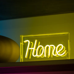 INSEGNA NEON  CON CORNICE IN PLEXIGLASS 